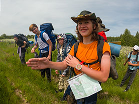 Привал и отдых у костра в походе