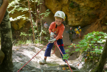 Веревка: надежный друг в походах и незаменимый помощник в туризме